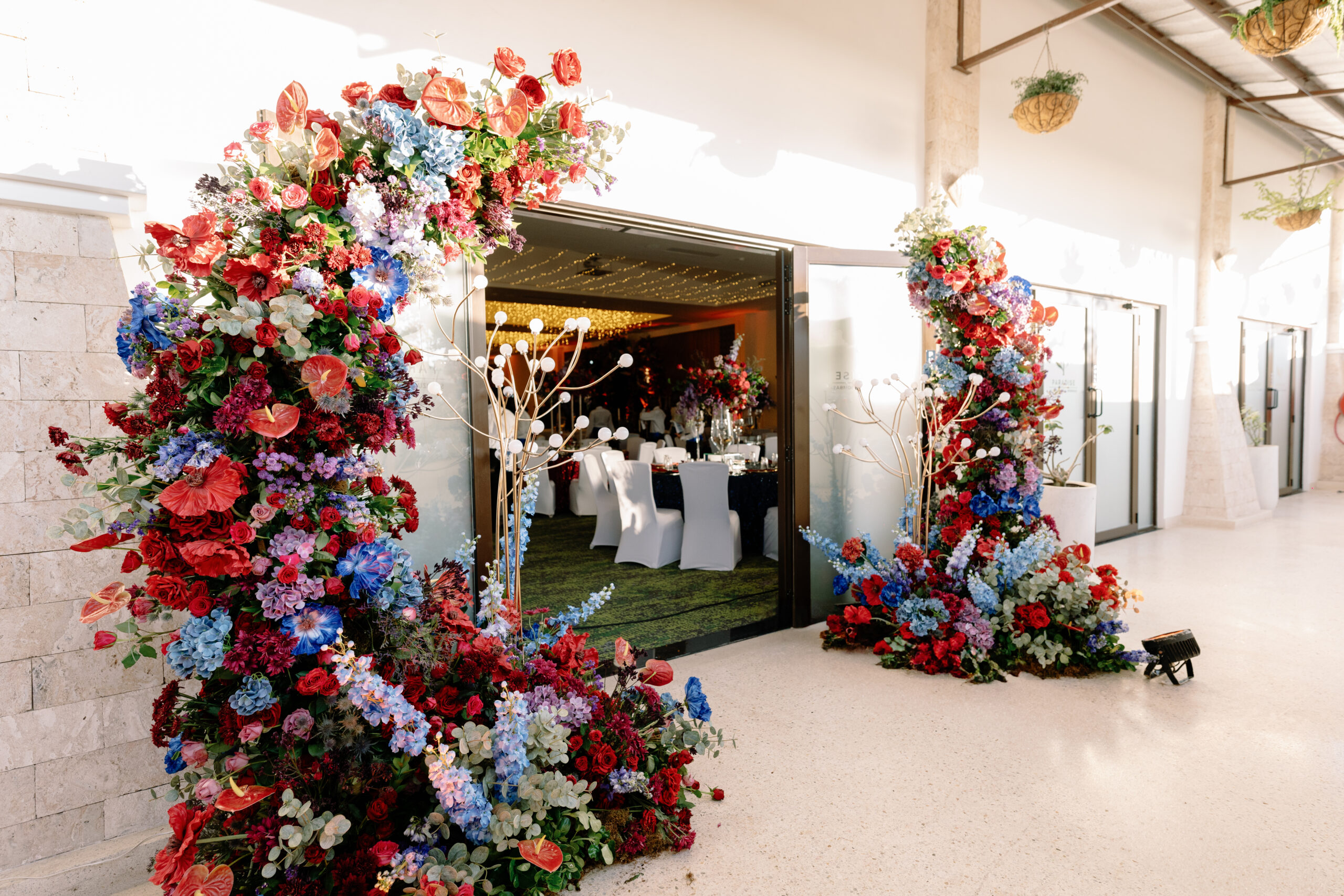 Floral Arrangements That Transform Your Wedding Space