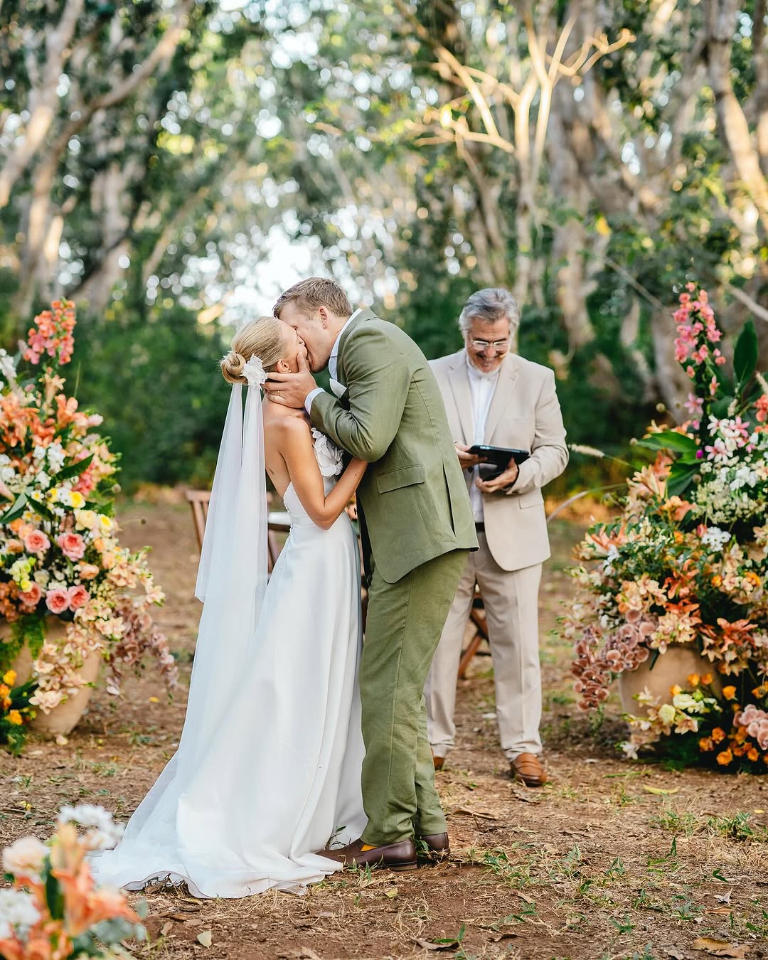 Planning an Outdoor Kenyan Wedding Around the Short Rains